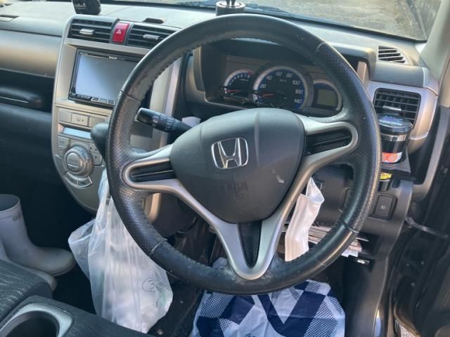 HONDA ZEST SPARK 2011