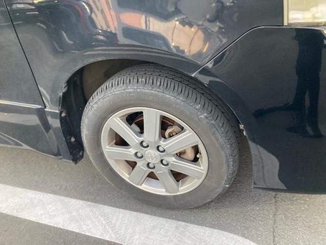 TOYOTA VOXY 4WD 2009