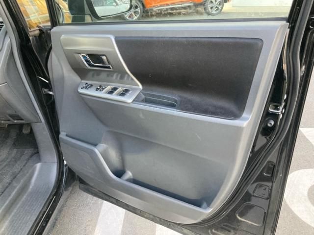 TOYOTA VOXY 4WD 2009