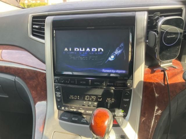 TOYOTA VELLFIRE 2011