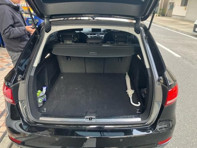 AUDI AUDI A4 AVANT 2017