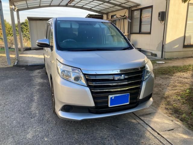 TOYOTA NOAH HYBRID 2014