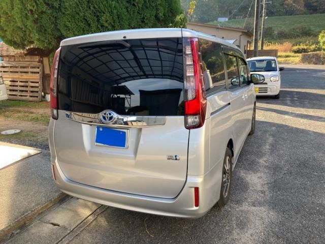 TOYOTA NOAH HYBRID 2014