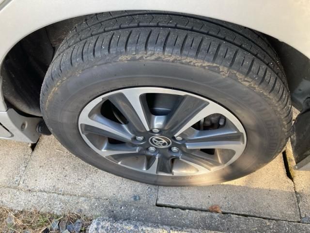 TOYOTA NOAH HYBRID 2014