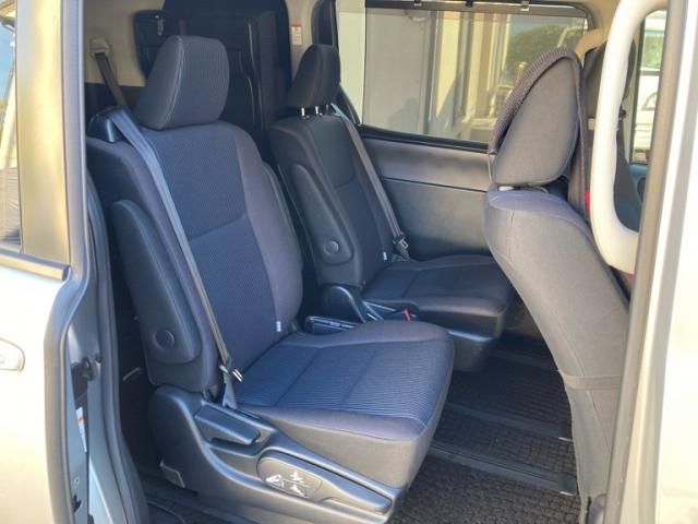 TOYOTA NOAH HYBRID 2014