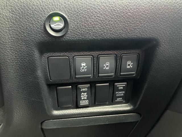 NISSAN ELGRAND  4WD 2015