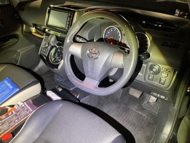 TOYOTA WISH 2015