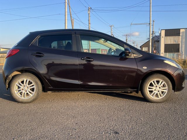 MAZDA DEMIO 4WD 2010
