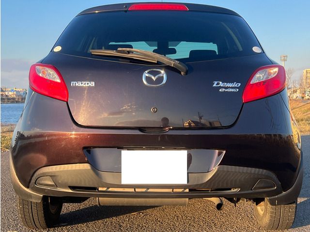 MAZDA DEMIO 4WD 2010