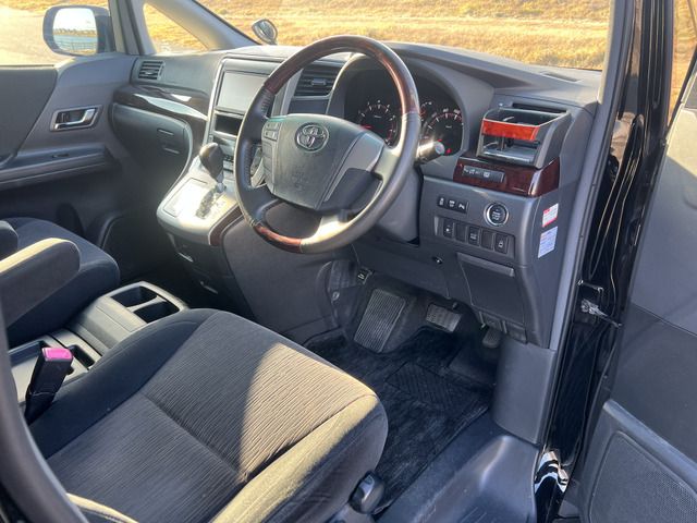 TOYOTA ALPHARD 4WD 2011