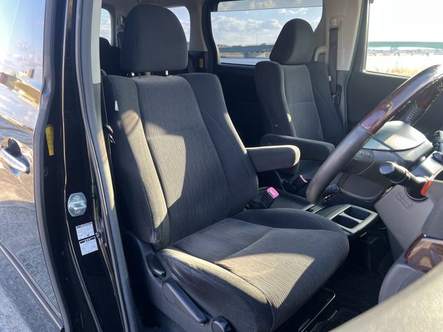 TOYOTA ALPHARD 4WD 2011