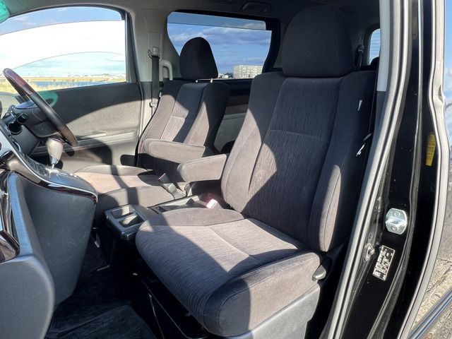 TOYOTA ALPHARD 4WD 2011