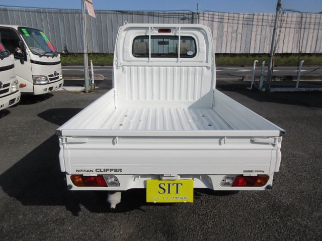 NISSAN CLIPPER truck 2010
