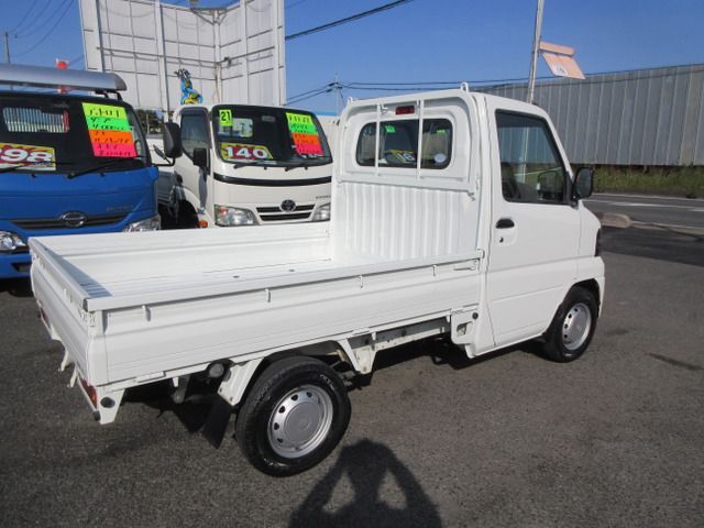 NISSAN CLIPPER truck 2010