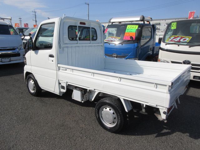 NISSAN CLIPPER truck 2010