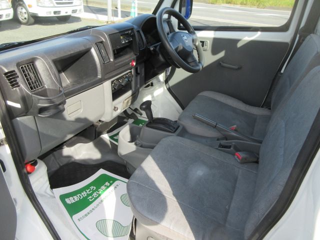 NISSAN CLIPPER truck 2010