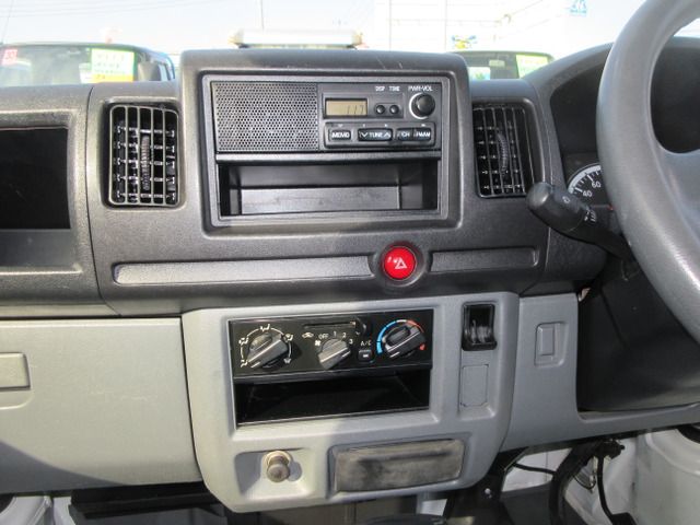 NISSAN CLIPPER truck 2010