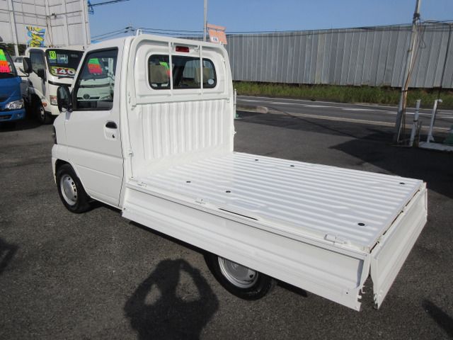 NISSAN CLIPPER truck 2010