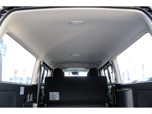 TOYOTA HIACE van 4WD 2021