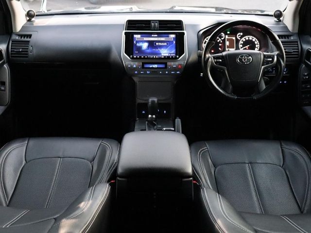 TOYOTA LANDCRUISER PRADO 2018