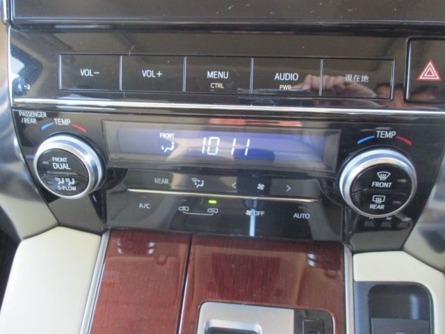 TOYOTA ALPHARD hybrid 4WD 2015