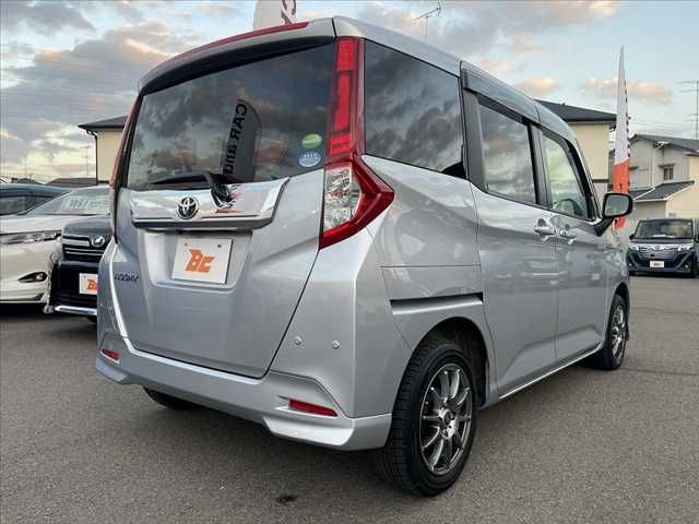TOYOTA ROOMY 2018