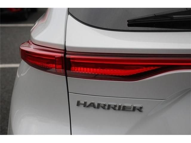 TOYOTA HARRIER HYBRID 2023