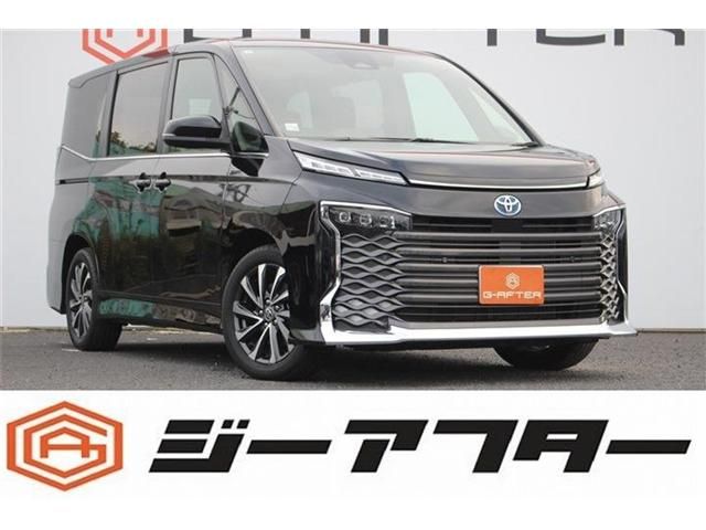 TOYOTA VOXY HYBRID 2023