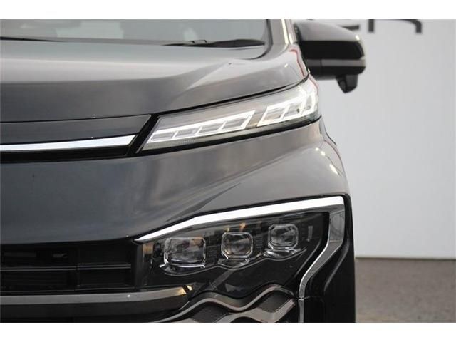 TOYOTA VOXY HYBRID 2023