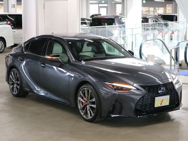 TOYOTA LEXUS IS300h 2021