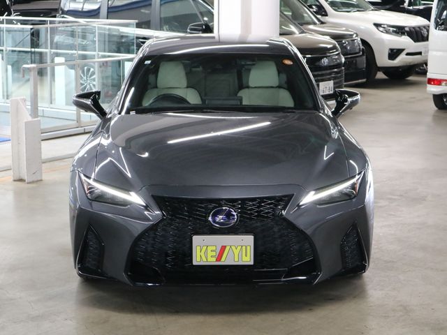 TOYOTA LEXUS IS300h 2021