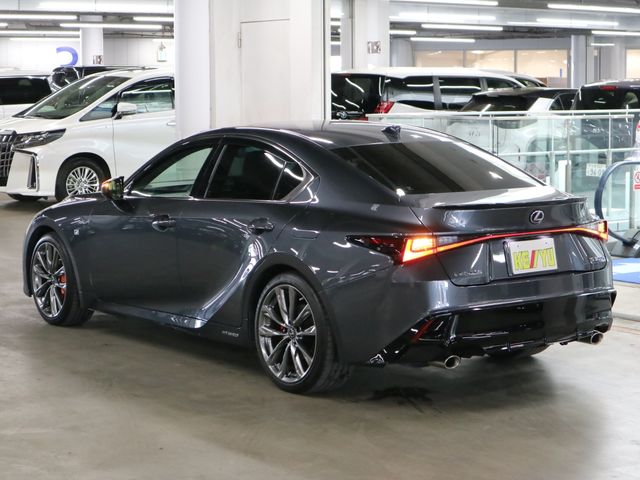 TOYOTA LEXUS IS300h 2021