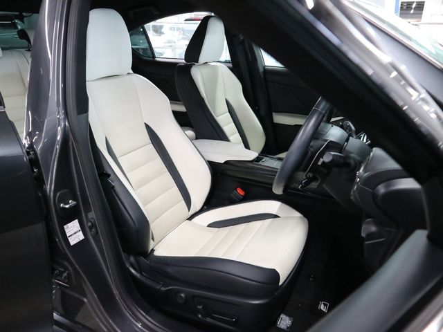 TOYOTA LEXUS IS300h 2021