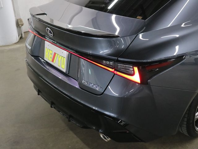 TOYOTA LEXUS IS300h 2021