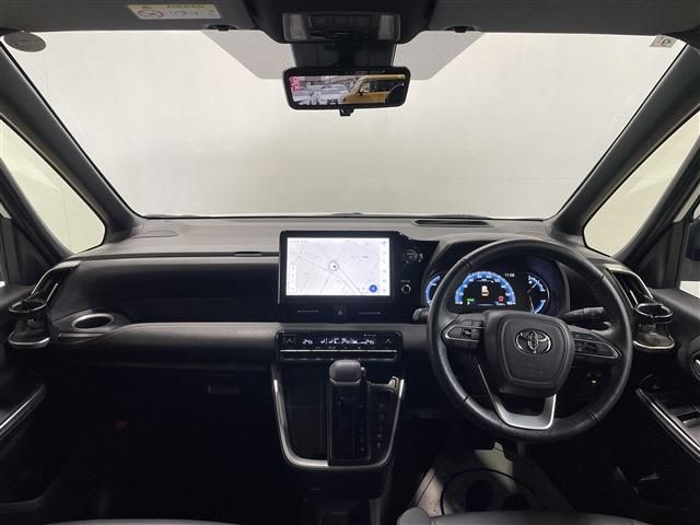 TOYOTA NOAH HYBRID 4WD 2023