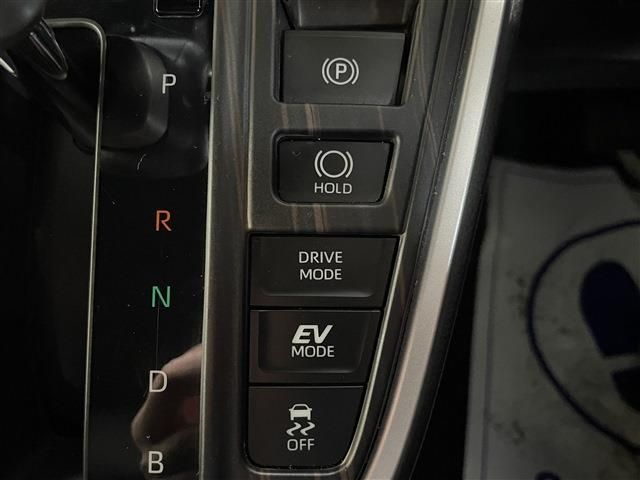 TOYOTA NOAH HYBRID 4WD 2023