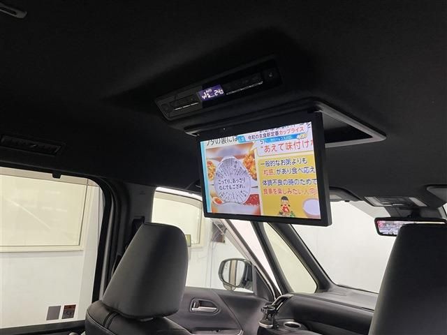 TOYOTA NOAH HYBRID 4WD 2023