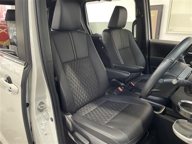 TOYOTA NOAH HYBRID 4WD 2023