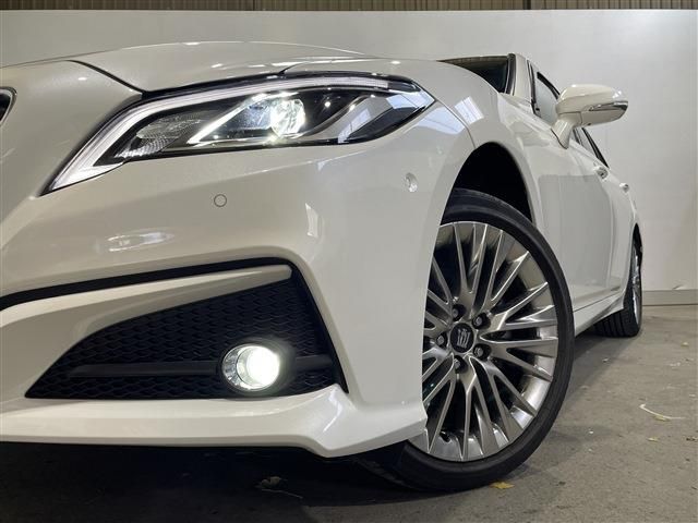 TOYOTA CROWN sedan hybrid 4WD 2021