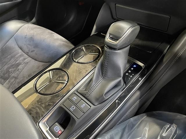 TOYOTA CROWN sedan hybrid 4WD 2021