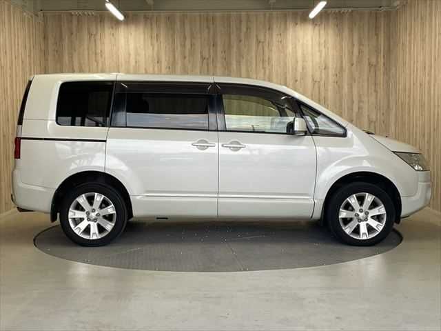 MITSUBISHI DELICA D:5 4WD 2012