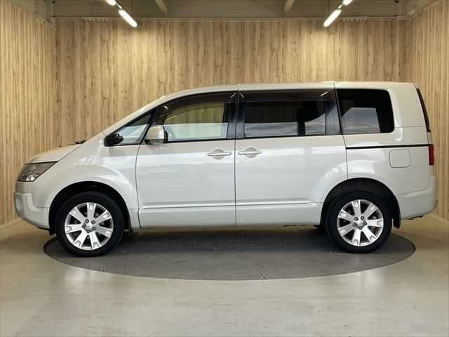 MITSUBISHI DELICA D:5 4WD 2012