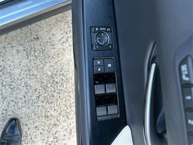 TOYOTA LEXUS UX250h 2019