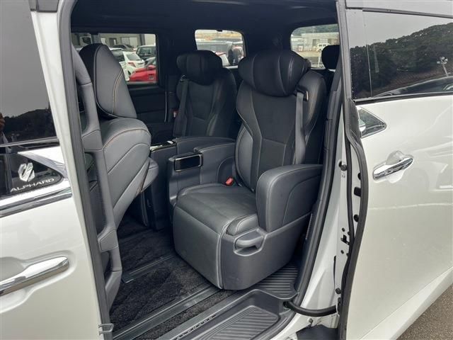 TOYOTA ALPHARD 2024