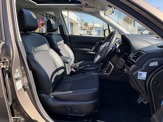 SUBARU FORESTER 2017