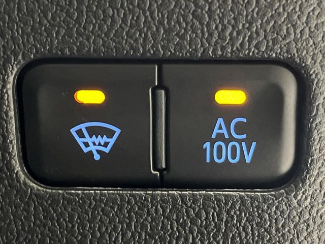 TOYOTA PRIUS 4WD 2022