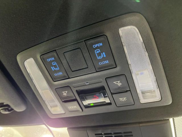 TOYOTA VOXY 4WD 2025