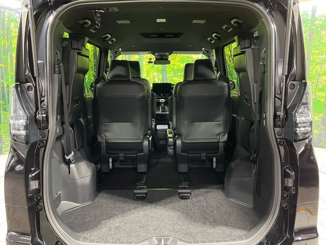 TOYOTA VOXY 4WD 2025