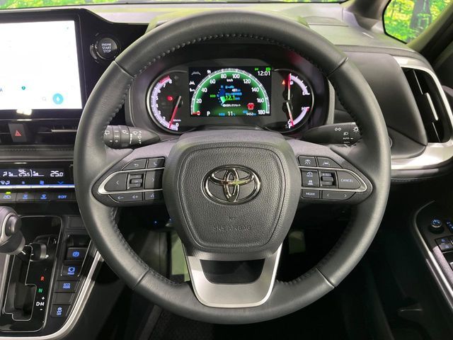 TOYOTA VOXY 4WD 2025