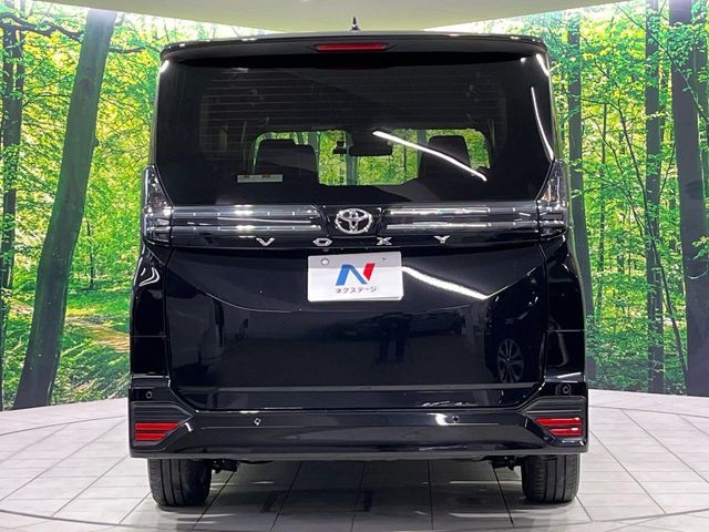 TOYOTA VOXY 4WD 2025